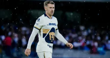 ¿Extraña México? Aaron Ramsey reaparece con indumentaria de Pumas
