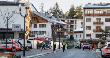 Cerca de 40 muertos y 115 heridos en incendio en un bar alpino en Suiza durante fiesta de Año Nuevo