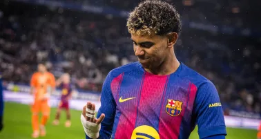 Yamal terminó el derbi de cataluña con polémica incluida