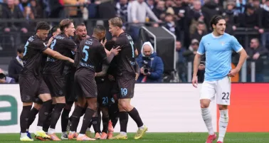 Napoli vence a Lazio a domicilio y mantiene acecho a AC Milan