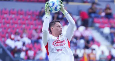 Whalley es el portero suplente de Chivas