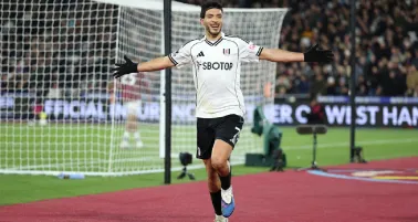 ‘Todos saben el gran delantero que es’, Raúl Jiménez se lleva los elogios de figura del Liverpool