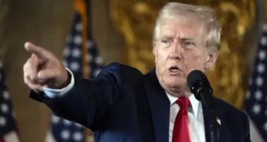 Trump insiste en que cárteles “gobiernan México” y anuncia ataques “por tierra”