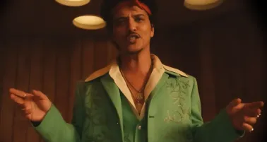 Bruno Mars regresa tras 10 años como solista y anuncia gira este 2026