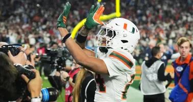 Miami regresa a casa tras vencer 31-27 a Ole Miss