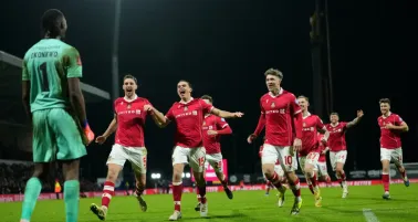 Wrexham, equipo de Ryan Reynolds, hace historia al vencer a Nottingham Forest en FA Cup