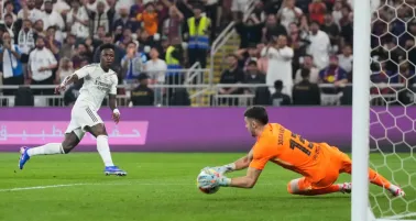 ¡Magia! Vinicius Junior anota golazo de fantasía en la Final de Supercopa ante Barcelona