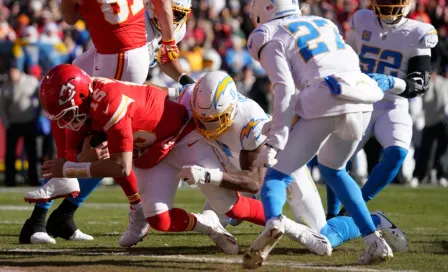 Patrick Mahomes se lesiona en derrota de Chiefs contra Chargers