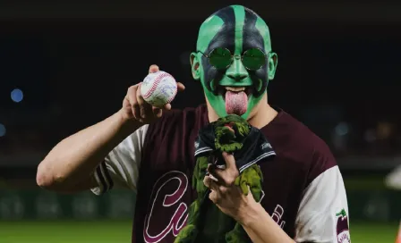 Mr. Iguana protagonizó el lanzamiento de la primera bola