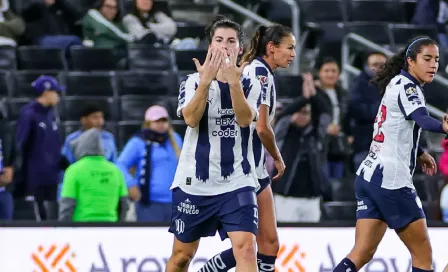 Lucía García conduce goleada de Rayadas