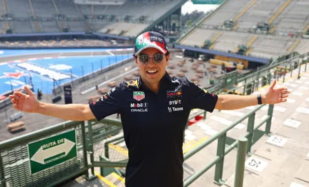 Checo Pérez, en el antiguo Foro Sol del GP de México