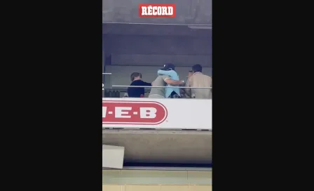 ‘Checo’ Pérez celebra Tricampeonato de América en palco con Emilio Azcárraga