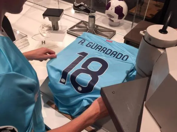 El estampado de Guardado en el nuevo jersey