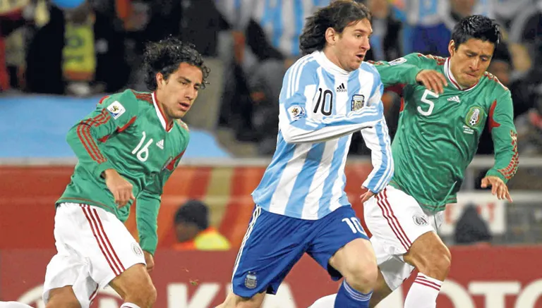 ESPECIAL El argentino durante el encuentro entre México y Argentina en 2010