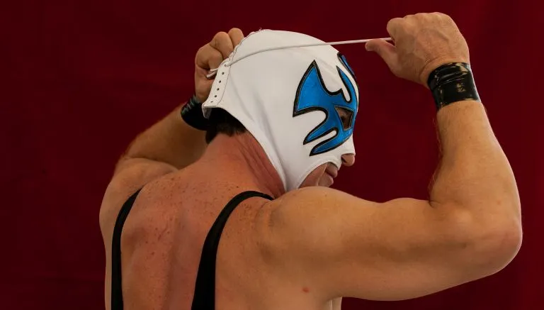 El 'ídolo de los niños' se quita la máscara