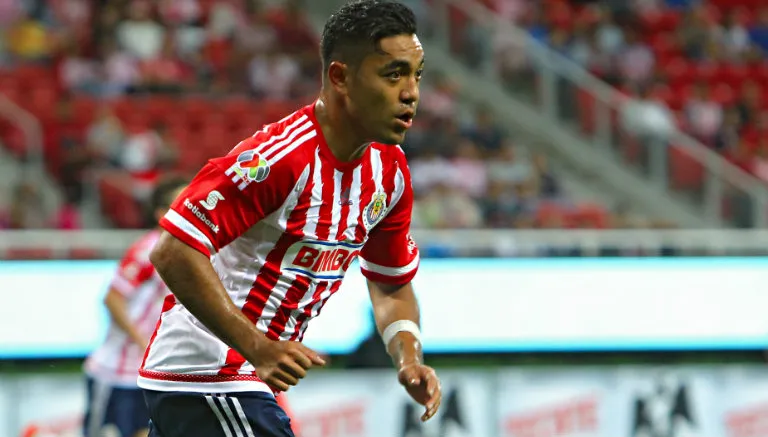 Fabián al interior del Omnilife