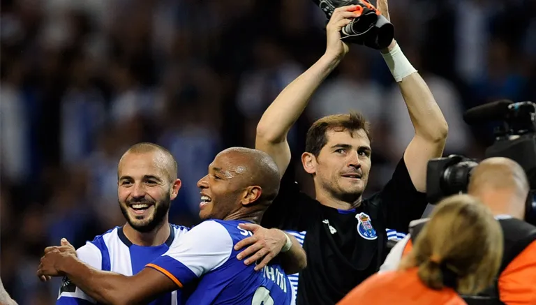Casillas celebra al término del partido