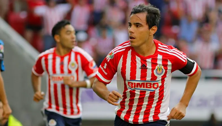 IMAGO7 Omar Bravo celebra un gol con el Rebaño Sagrado