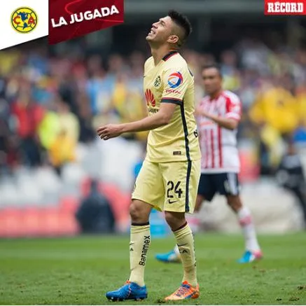 RÉCORD Oribe mira al cielo en el Clásico