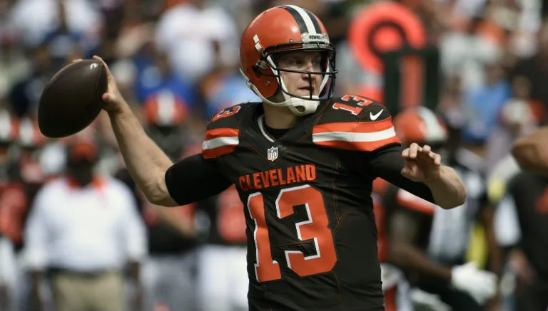 AP Josh McCown con Cleveland