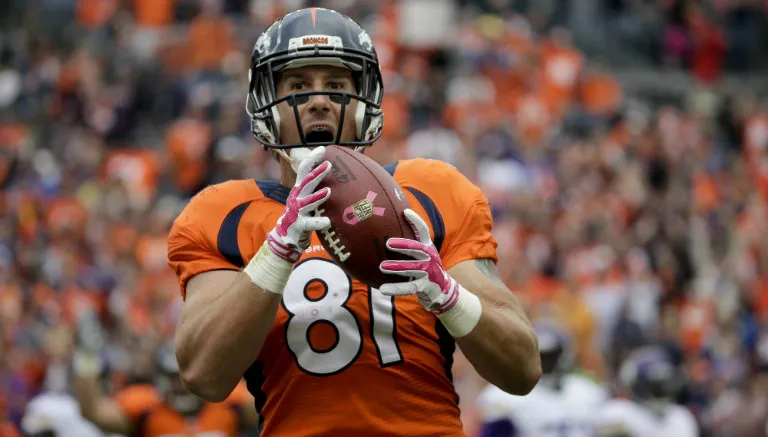 AP Owen Daniels festeja un touchdown
