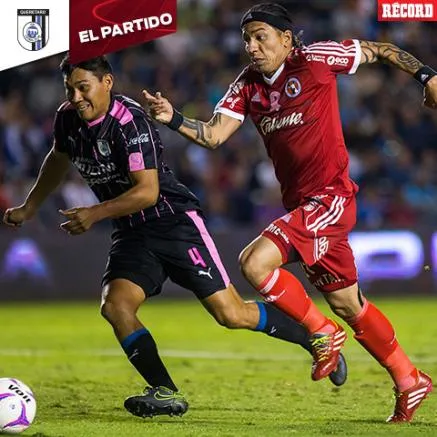 RÉCORD Dayro persigue el esférico