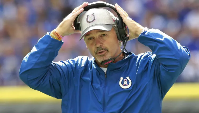 AP Chuck Pagano con los Potros