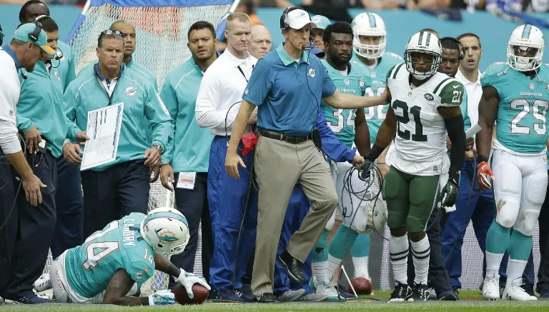 AP Joe Philbin en el partido de Londres