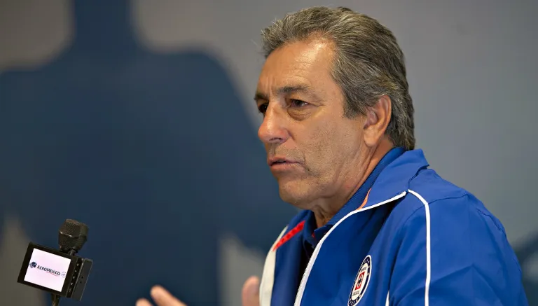 Boy Espinoza en conferencia de prensa