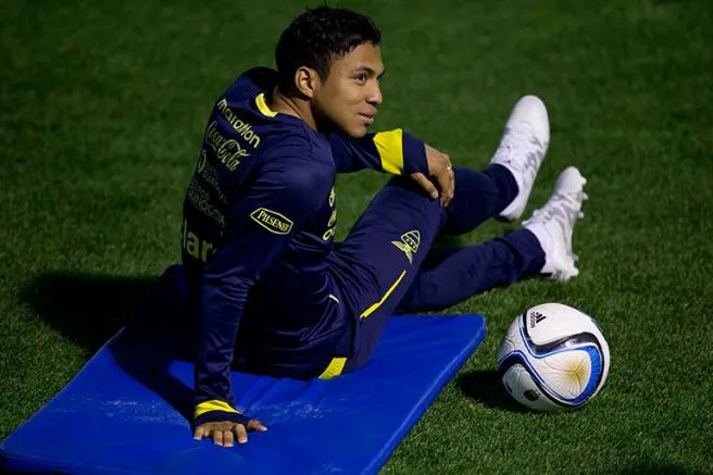 AP Jefferson Montero, en la práctica con su Selección