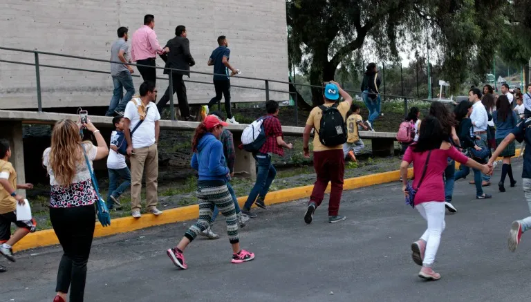 Sosa intenta escapar de los seguidores