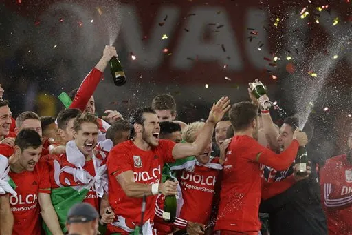 AP Gareth encabeza los festejos de Gales