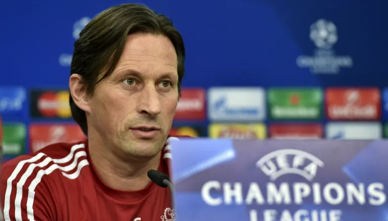 AP Schmidt en conferencia de prensa