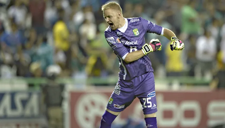 MEXSPORT Yarbrough festeja contra Cruz Azul
