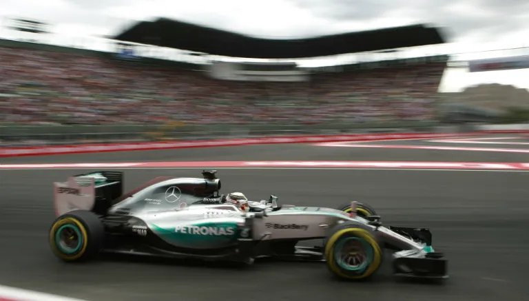 AP Hamilton corre en el AHR durante las qualys