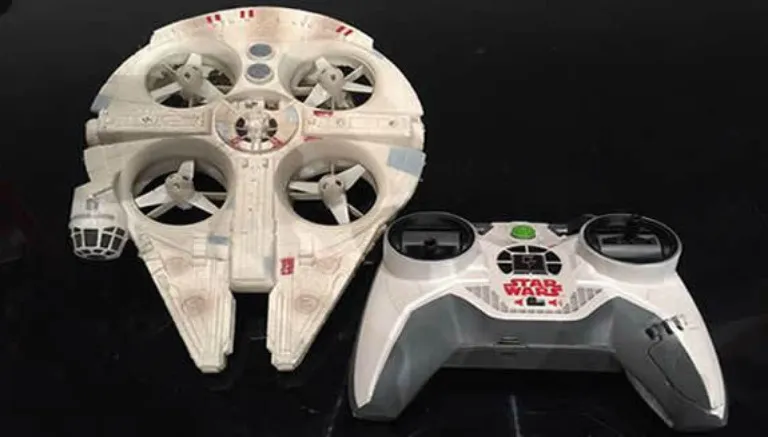 ESPECIAL Dron del Halcón Milenario de Star Wars