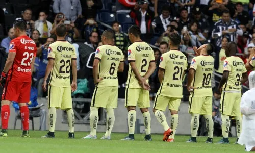 IMAGO7 Futbolistas azulcremas en la ceremonia de la Liga MX