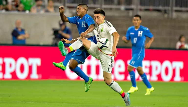 MEXSPORT Héctor Herrera en un partido contra Honduras