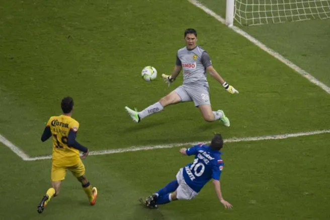 MEXSPORT Chaco Giménez manda remate al poste