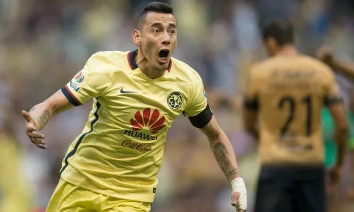 MEXSPORT Sambueza celebra su gol contra Pumas