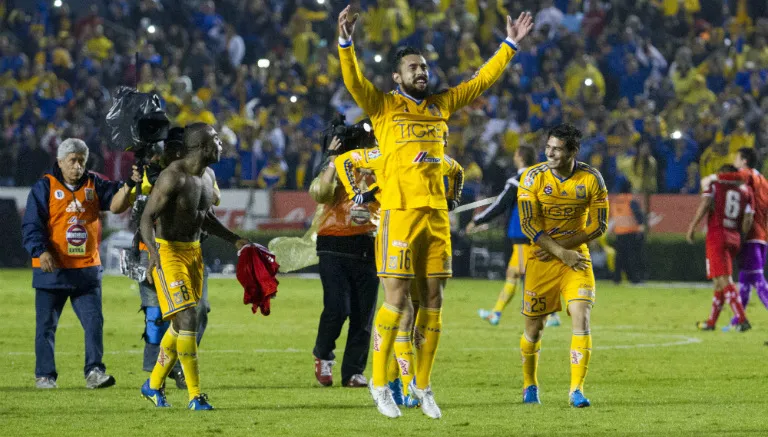 Gómez celebra el triunfo sobre los Diablos