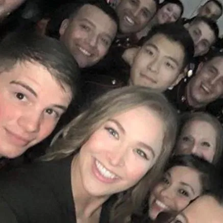 La excampeona se toma una selfie con seguidores