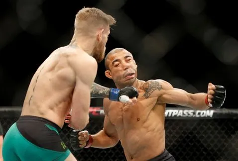 AP Conor McGregor noquea de un golpe a Jose Aldo