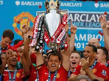 Hernández levanta el título de la Premier en Old Trafford