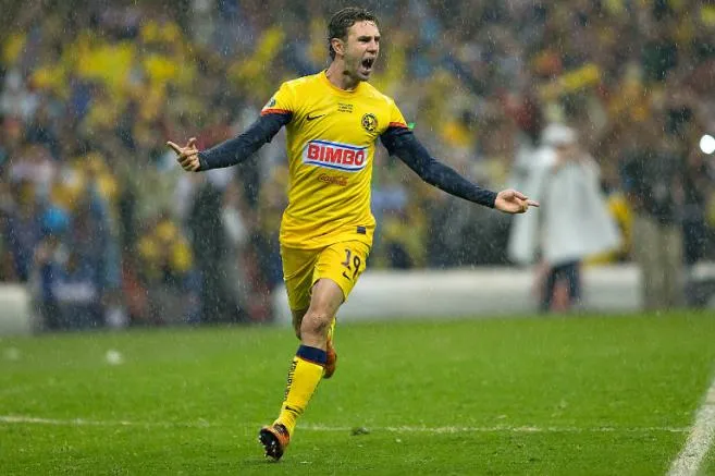 Miguel Layún celebra el penalti del campeonato para el América