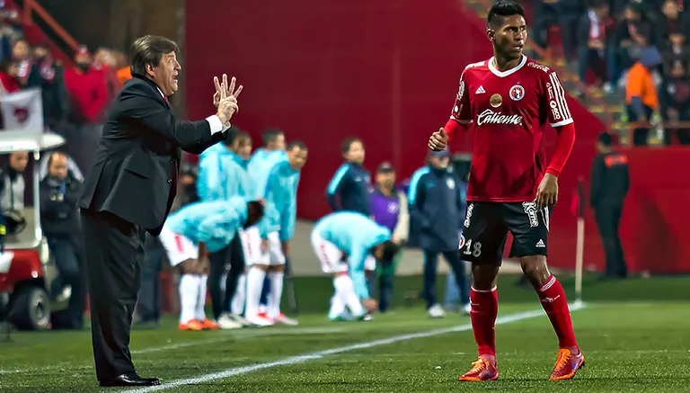 IMAGO7 Piojo da indicaciones a Valenzuela