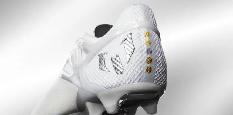 Los Balones de Oro de Messi en el talón