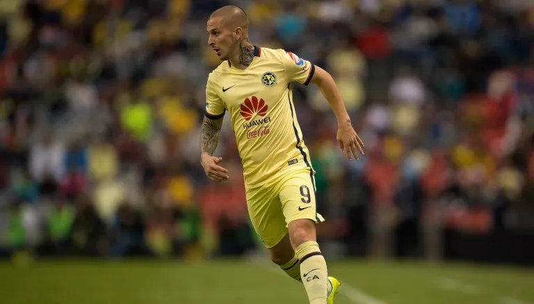 MEXSPORT Darío Benedetto en un partido del América