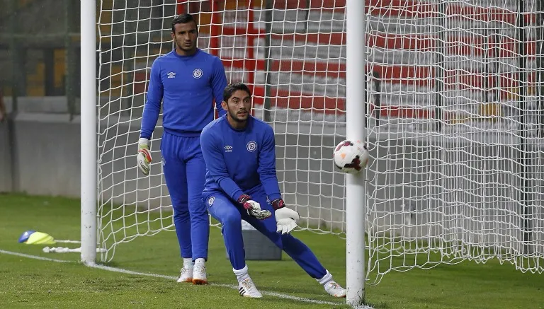 RÉCORD Allison y Corona calientan previo a un partido