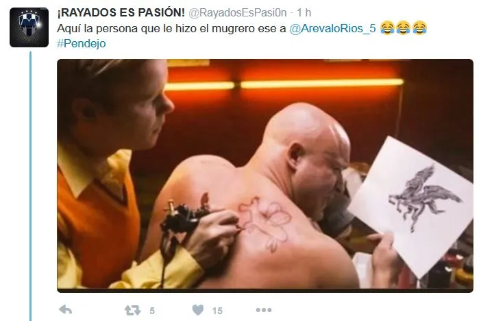 Las críticas no sólo fueron con texto